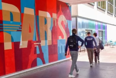 fresque mur campus paris