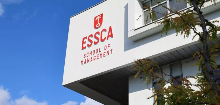 ESSCA logo batiment angers